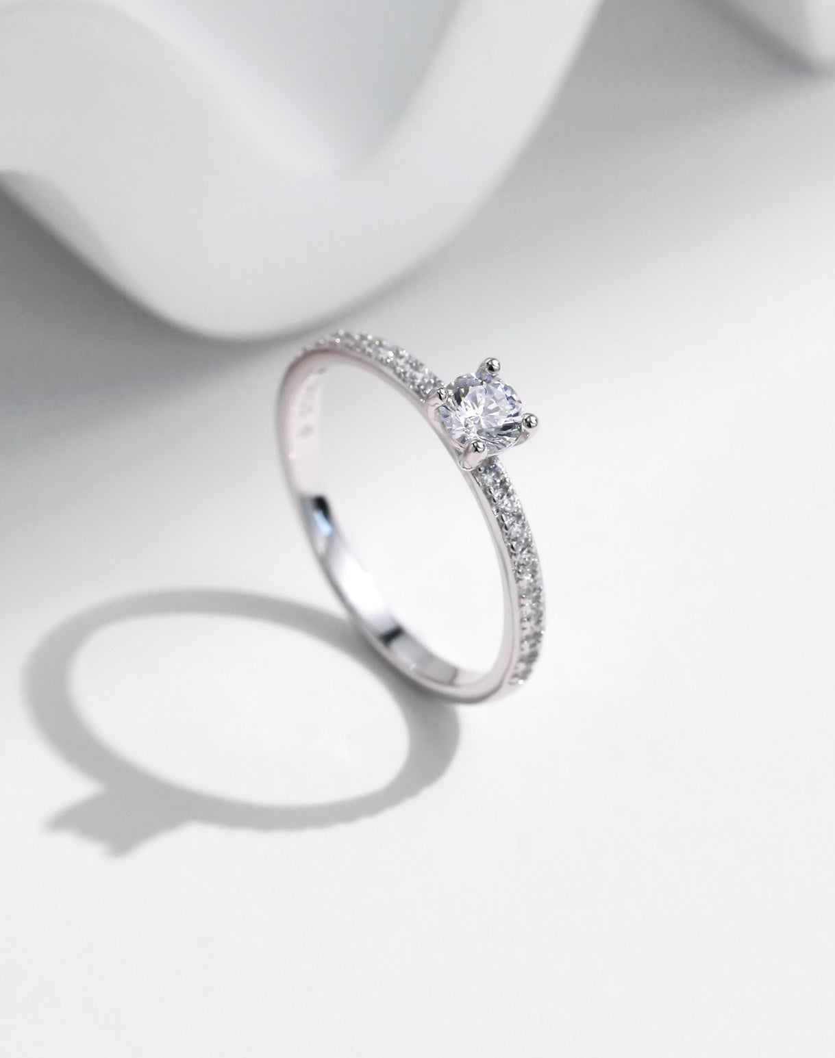 Anillo Stella Moissanita