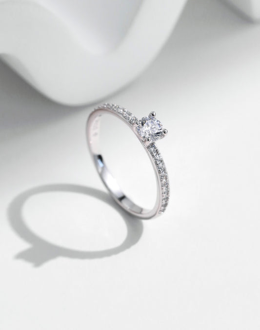 Anillo Stella Moissanita