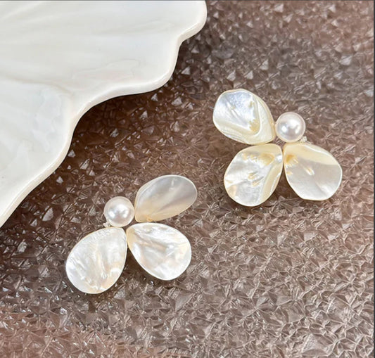 Aretes Flor de concha
