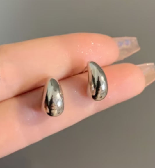 Aretes gota mini plateados
